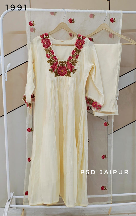 White Glass neck Mul Chanderi Suit