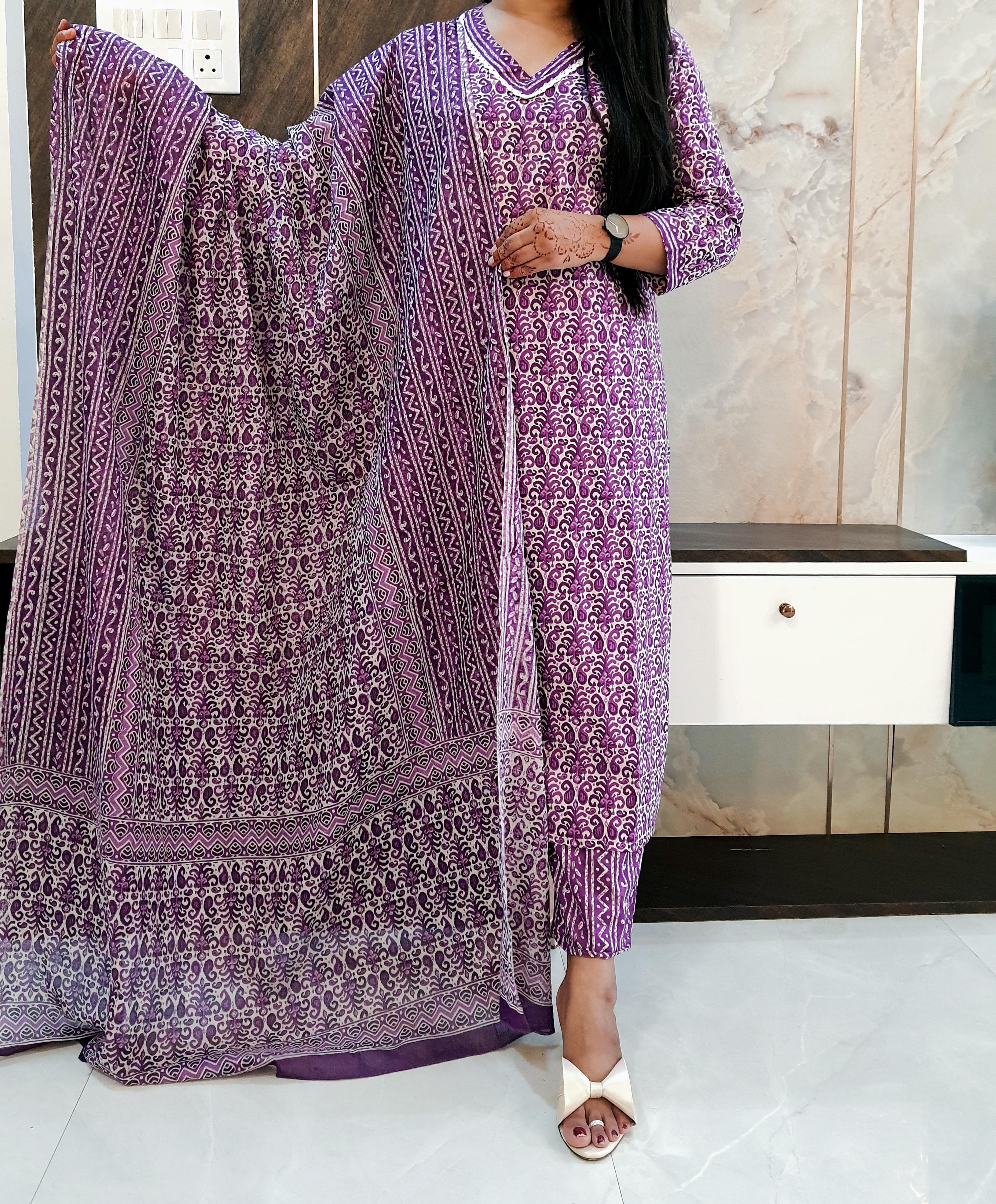 Lavender Pure Cotton Dupatta Set