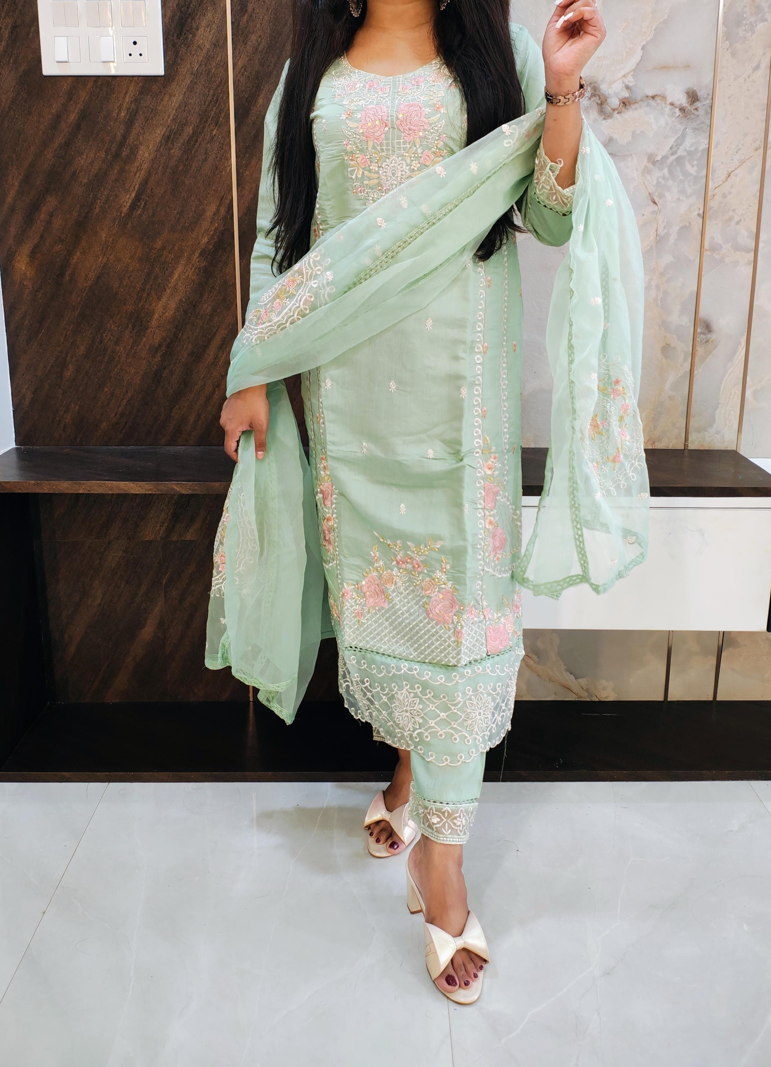 Light Green Muslin Heavy Suit