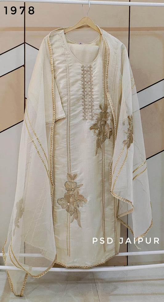 Off white Glass Roman Suit