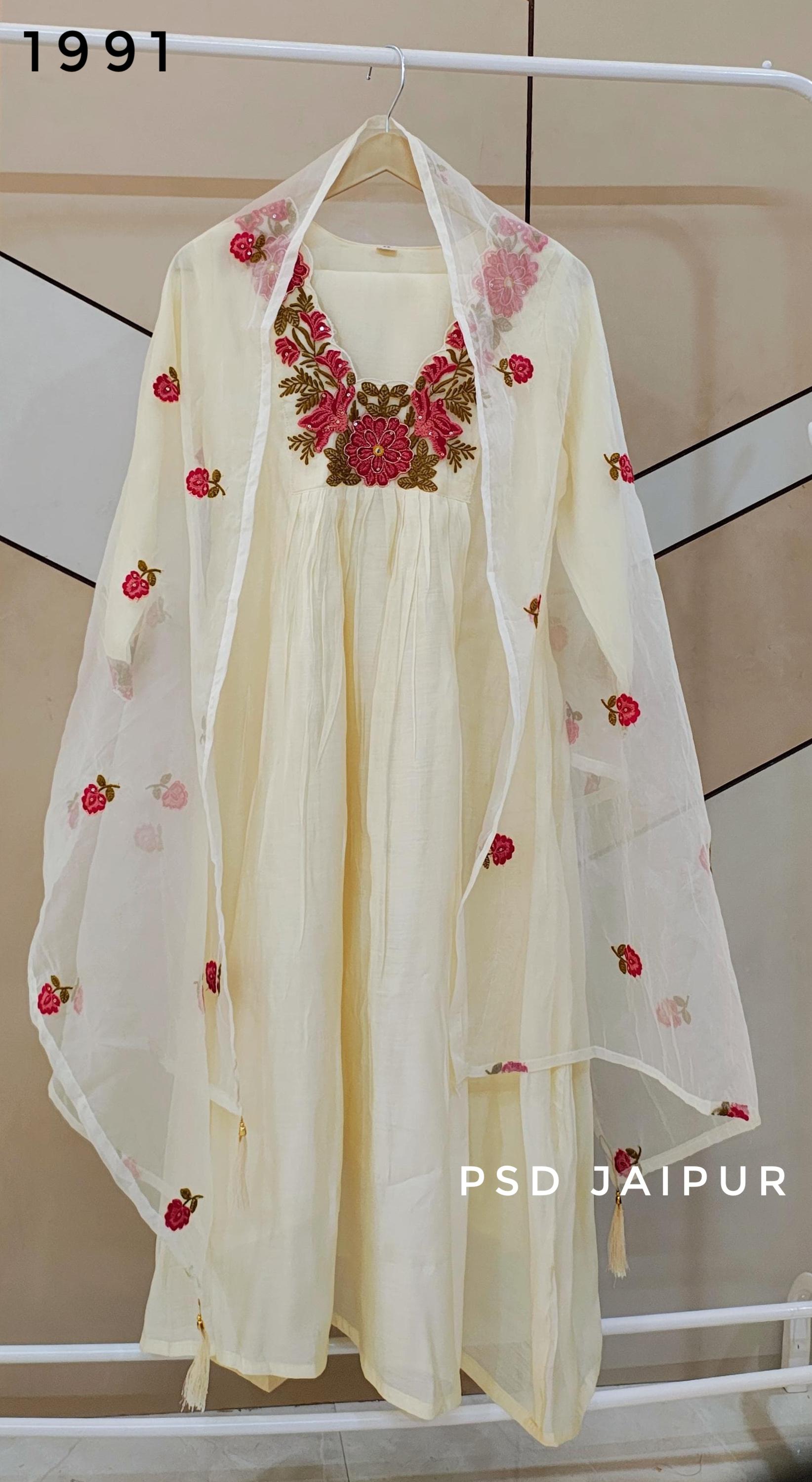 White Glass neck Mul Chanderi Suit
